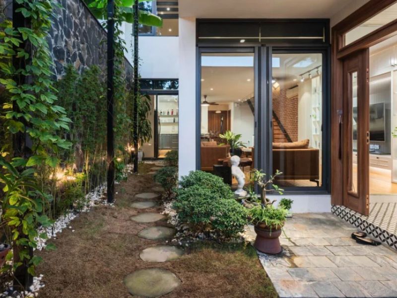 Garden design for narrow houses